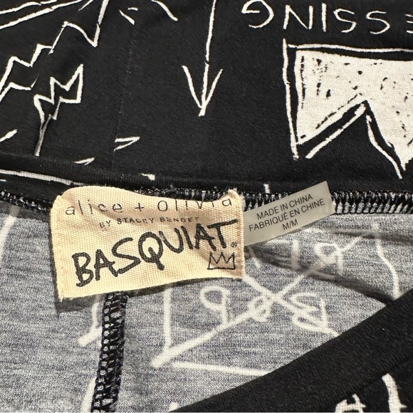 🎀SOLD🎀Alice + Olivia x Basquiat Graffiti Delaina Crop Top - Picture 9 of 9